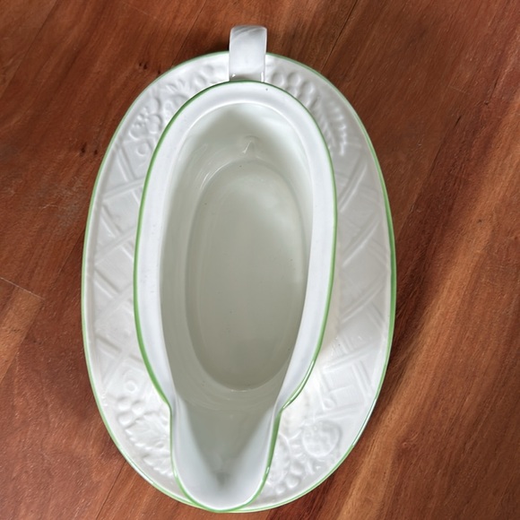 Mikasa English Garden Fruit cove Gravy Boat - Picture 3 of 6